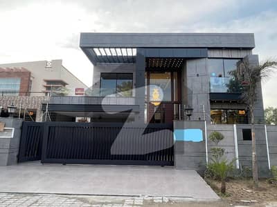 A PRIME LOCATION 1 KANAL HOUSE FOR SALE IN JASMINE BLOCK SECTOR C BAHRIA TOWN LAHORE