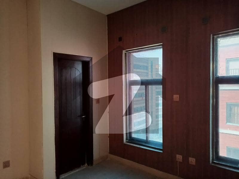 A Beautiful Flat Available For Rent For Office