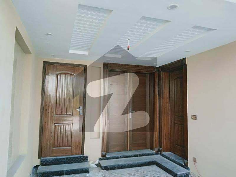 بحریہ نشیمن ۔ سن فلاور بحریہ نشیمن,لاہور میں 3 کمروں کا 5 مرلہ مکان 1.38 کروڑ میں برائے فروخت۔