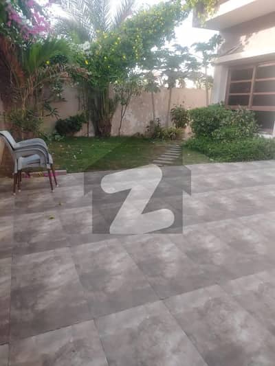 IDEAL LOCATION HOUSE AVAILABLE FOR SALE IN DHA 6
