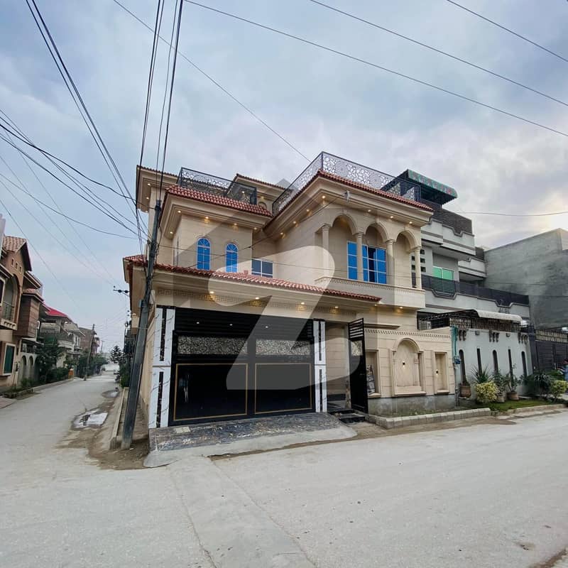 آفیسرز گارڈن کالونی ورسک روڈ,پشاور میں 7 کمروں کا 8 مرلہ مکان 4.2 کروڑ میں برائے فروخت۔