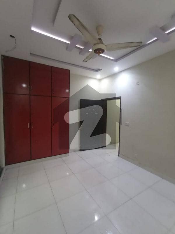 بحریہ ٹاؤن سیکٹر سی بحریہ ٹاؤن,لاہور میں 4 کمروں کا 10 مرلہ مکان 2.85 کروڑ میں برائے فروخت۔