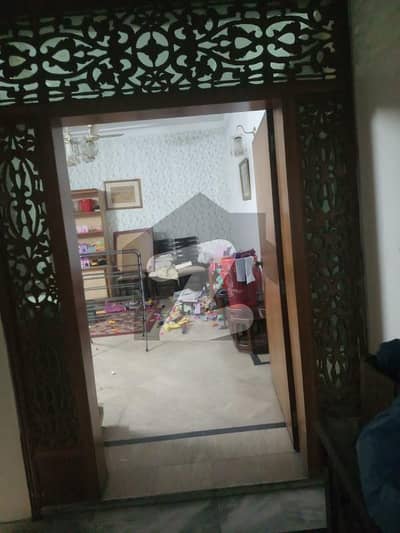 جوہر ٹاؤن فیز 1 - بلاک اے1 جوہر ٹاؤن فیز 1,جوہر ٹاؤن,لاہور میں 4 کمروں کا 5 مرلہ مکان 2.6 کروڑ میں برائے فروخت۔