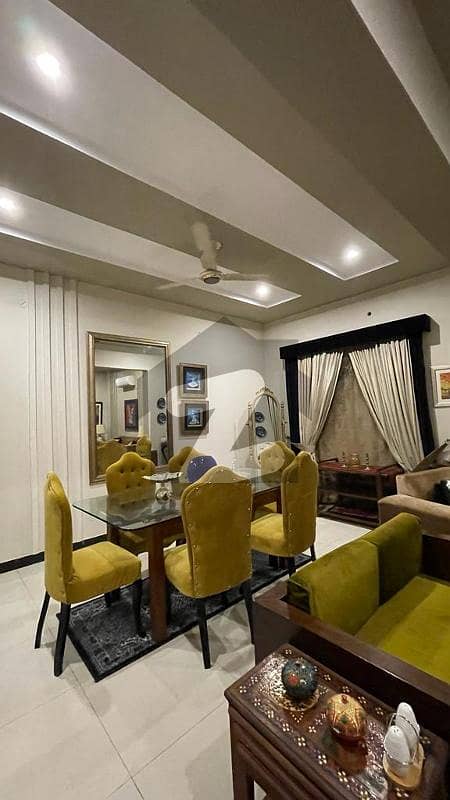 چنار باغ ۔ رچنا بلاک چنار باغ,لاہور میں 3 کمروں کا 1 کنال مکان 2.35 کروڑ میں برائے فروخت۔
