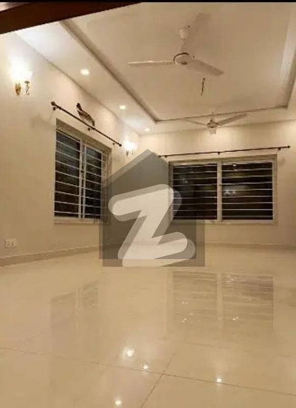 beautifull Double story house for sale in G 8