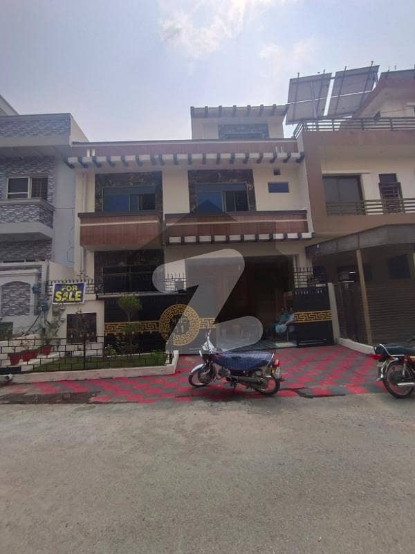 جی ۔ 13 اسلام آباد میں 6 کمروں کا 7 مرلہ مکان 5.5 کروڑ میں برائے فروخت۔