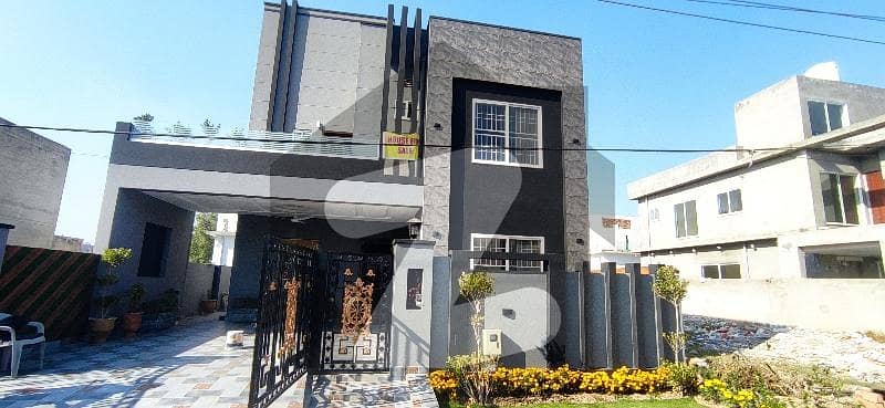 10 Marla Modern House For Sale In Khayabana E Amin L Block