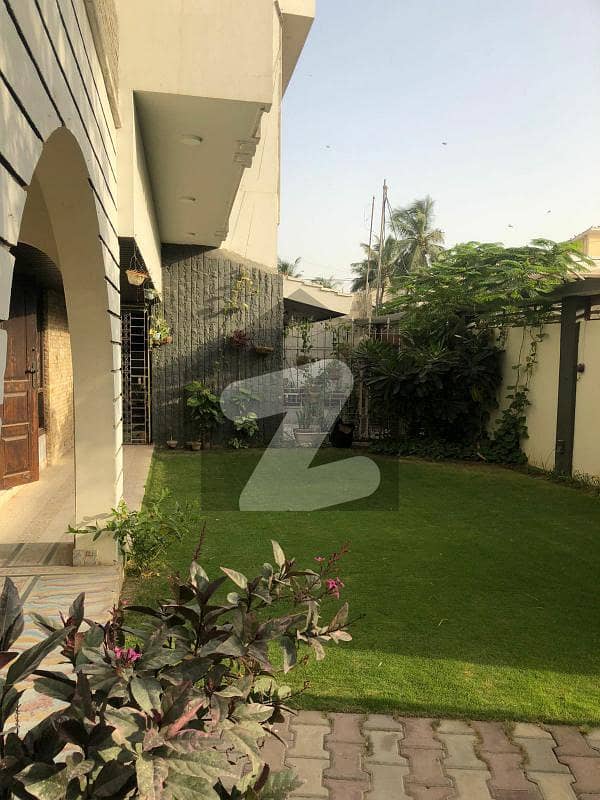600 Square Yards House In GulshaneIqbal Block 6 Is Available For