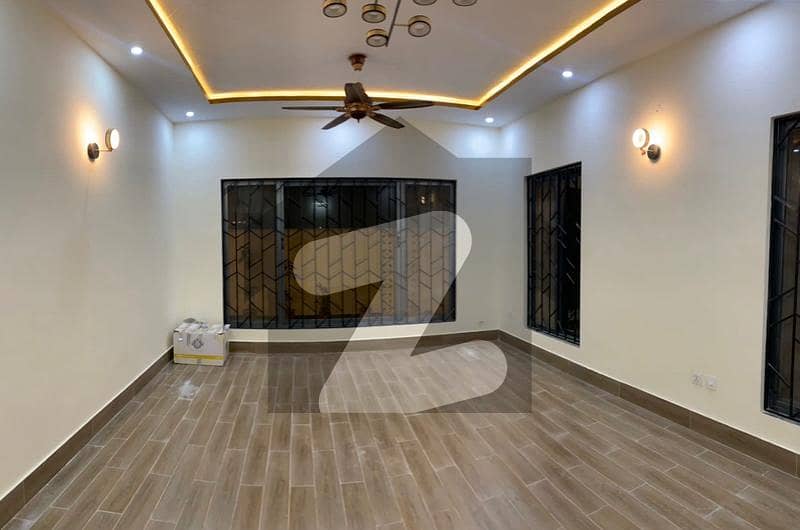 سوان گارڈن ۔ بلاک اے سوان گارڈن,اسلام آباد میں 6 کمروں کا 12 مرلہ مکان 1.3 لاکھ میں کرایہ پر دستیاب ہے۔