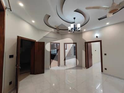 House 7 Marla For Sale In Bahria Town Phase 8 - Usman Block