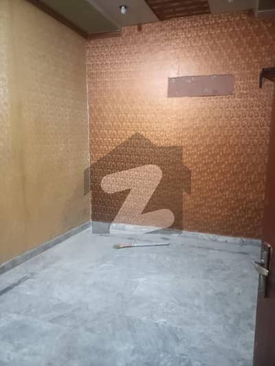 یتیم خانہ چوک ملتان روڈ,لاہور میں 2 کمروں کا 3 مرلہ بالائی پورشن 22.0 ہزار میں کرایہ پر دستیاب ہے۔