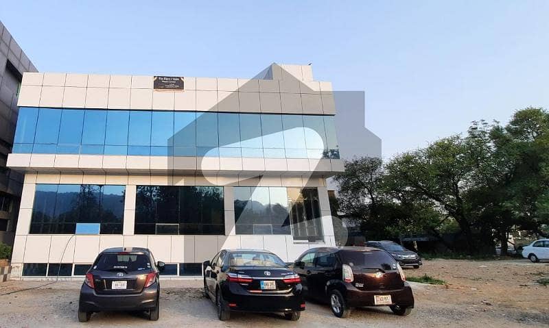 F-6 MARKAZ OFFICE for Rent 2,400 Sqft BEST FOR CALL CENTER,IT,CLINIC AND MEDICAL SETUP with Big Parking for Rent