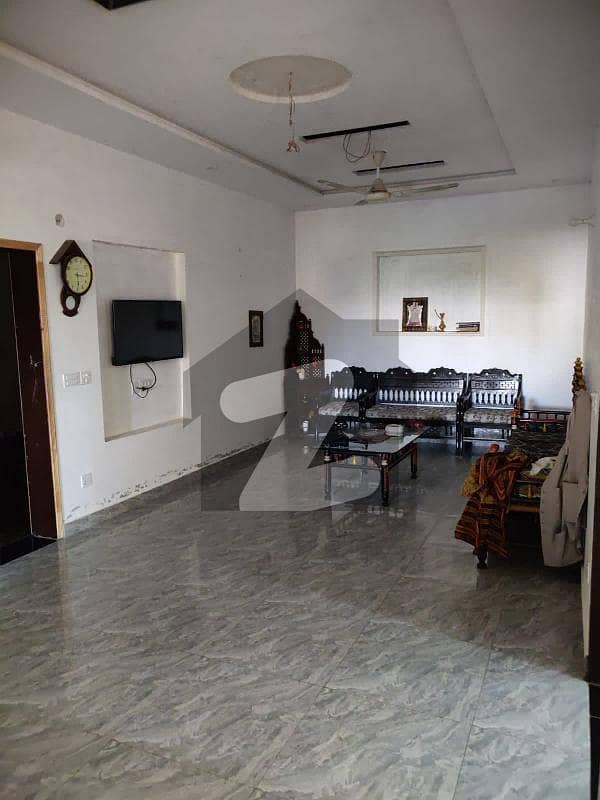 نشیمنِ اقبال فیز 2 نشیمنِ اقبال,لاہور میں 5 کمروں کا 10 مرلہ مکان 2.75 کروڑ میں برائے فروخت۔