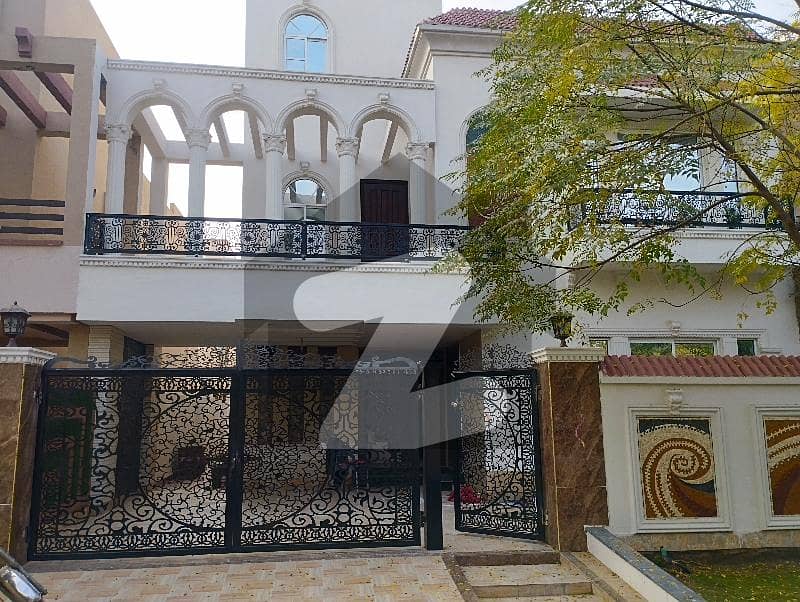 10 Marla house for sale in CC block bahria town Lahore