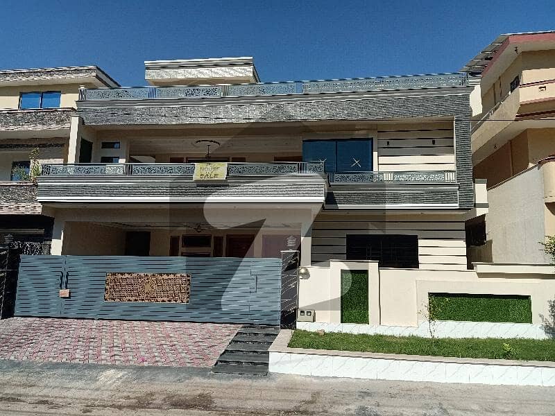 1 Kanal New Designer House Is Available For Sale