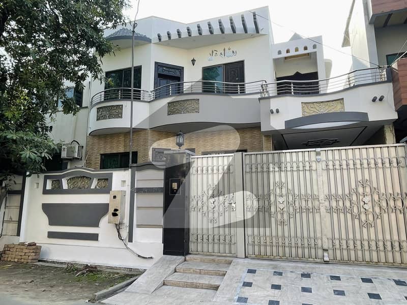 Good Price Neat Clean House FOR SALE In Wapda Town Gujranwala Near Park