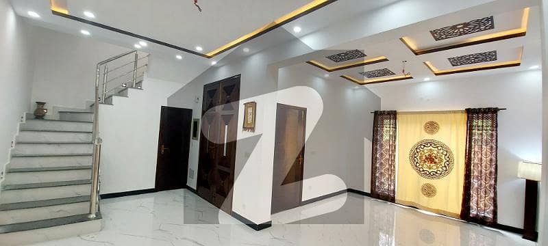 5 MARLA LUXURIOUS LIKE BRAND NEW HOUSE AVAILABLE FOR SALE IN STATE LIFE HOUSING SOCIETY