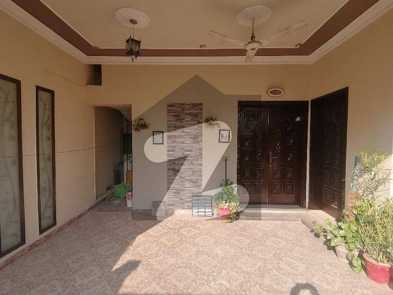Near To Park 7 Marla Spacious House Available In Wapda Town Phase 1 - Block D For Sale