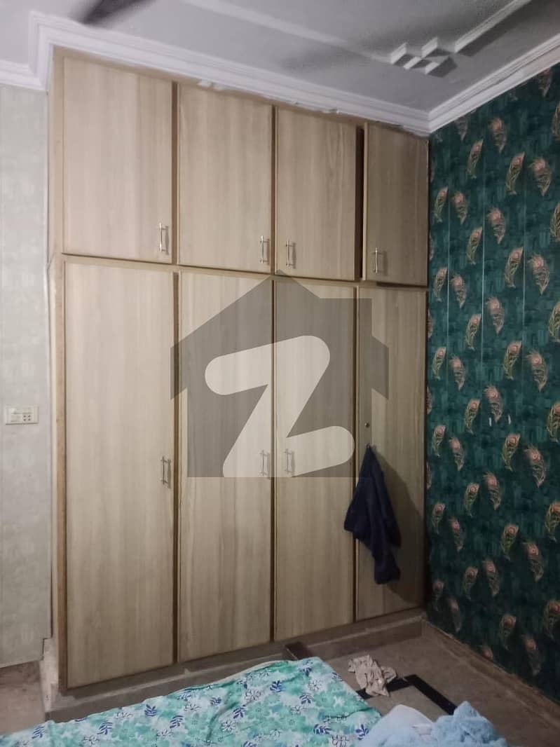 کالج روڈ لاہور میں 6 کمروں کا 4 مرلہ مکان 1.1 کروڑ میں برائے فروخت۔