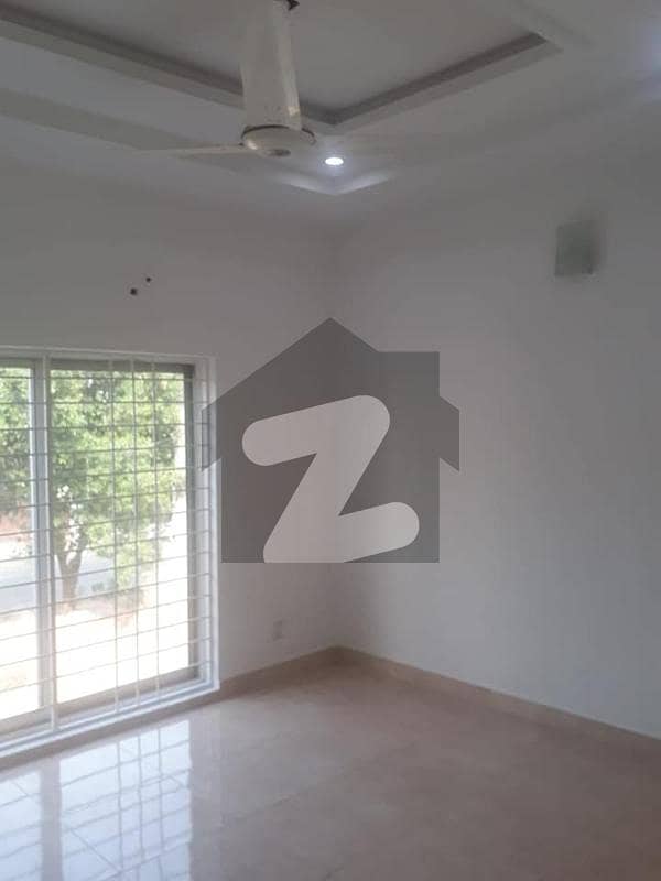 Beautiful 10 Marla Brand New Lower Portion For Rent In Park View City Lahore