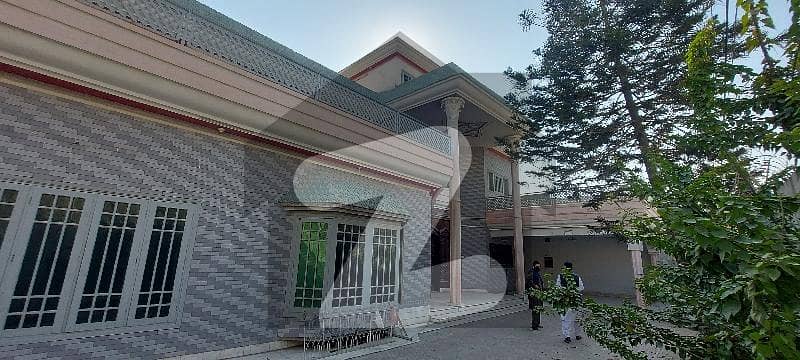 درمنگی ورسک روڈ,پشاور میں 8 کمروں کا 2 کنال مکان 1.5 لاکھ میں کرایہ پر دستیاب ہے۔
