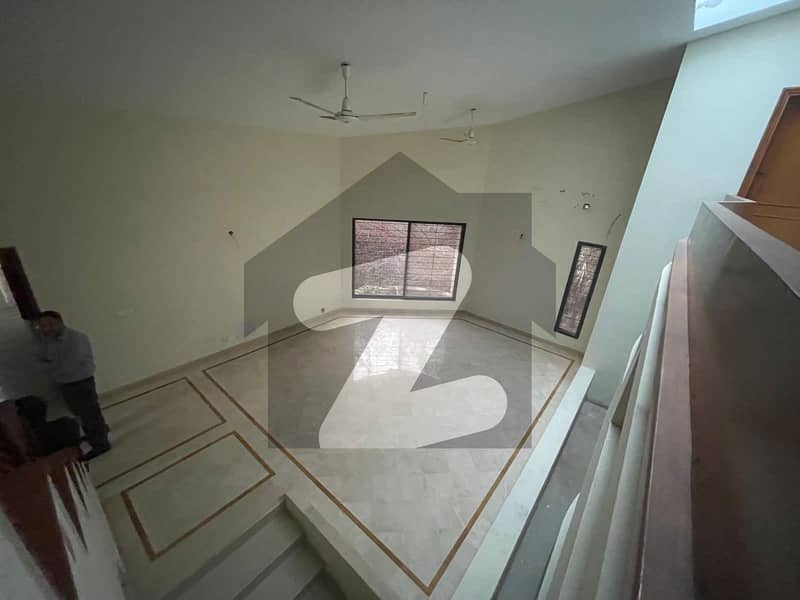 ڈی ایچ اے فیز 6 ڈی ایچ اے ڈیفینس,کراچی میں 5 کمروں کا 2 کنال مکان 14.5 کروڑ میں برائے فروخت۔