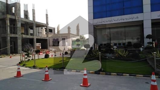 Highly-Desirable Corner Commercial Plot Available In Al-Kabir Town For sale