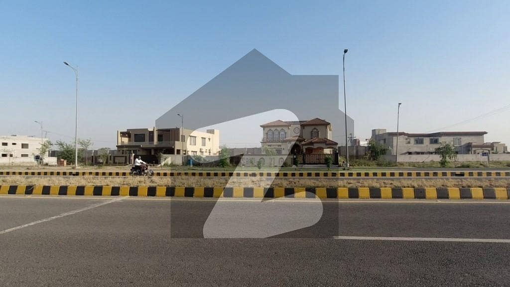 DHA 7 Block U 1 Kanal Plot Available For Sale