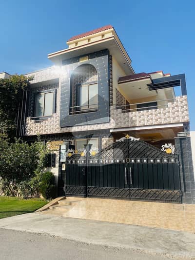 10 Marla House For Sale Wapda Gas Available 2 Meter Wapda Light And Gas Available With Solar System Full House Install On Solar Lights Near To Mall Mosque Market And Part