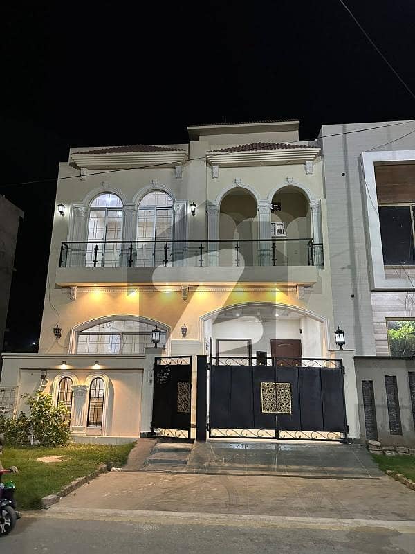 Beautiful House Available For Rent Park View City