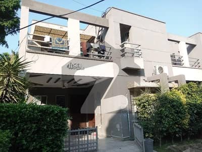 ڈیوائن گارڈنز لاہور میں 3 کمروں کا 5 مرلہ مکان 2.1 کروڑ میں برائے فروخت۔