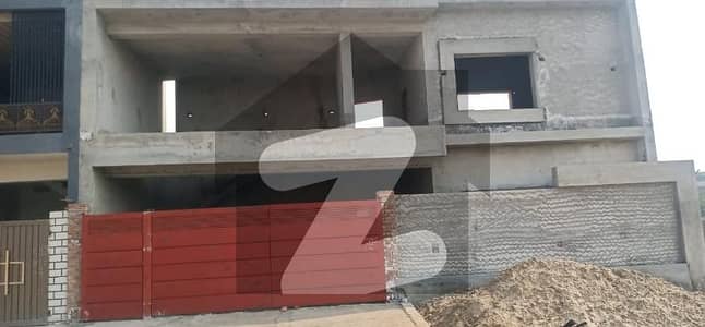رائل بشیر گارڈن رحیم یار خان میں 5 کمروں کا 10 مرلہ مکان 1.4 کروڑ میں برائے فروخت۔