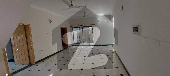 7 Marla upper potion available for rent in Model Town Islamabad