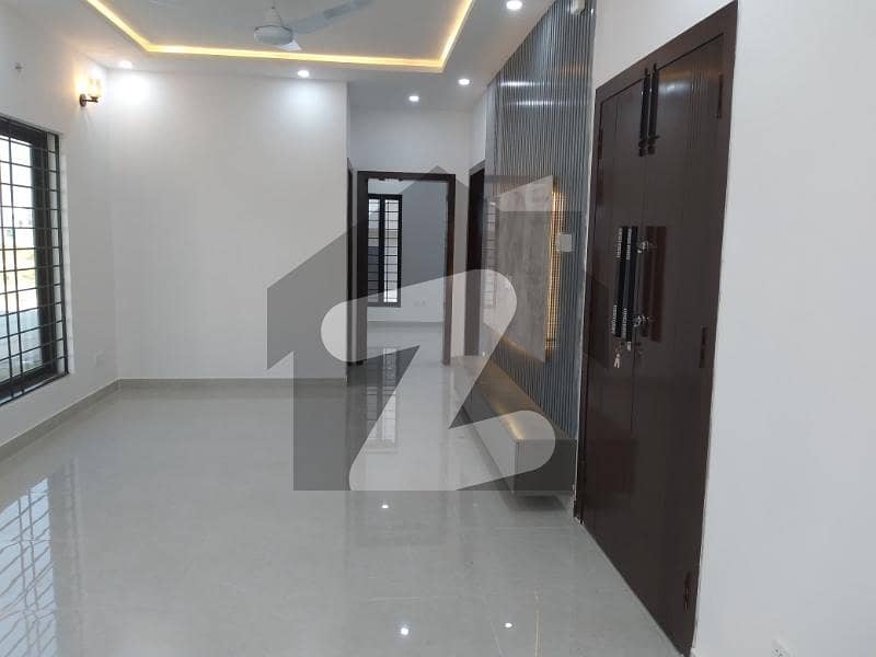 2 kanal form house for sale opposite Top City