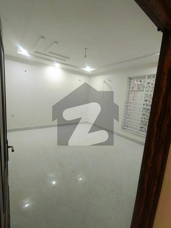 واپڈا ٹاؤن فیز 2 واپڈا ٹاؤن,لاہور میں 11 کمروں کا 1 کنال مکان 8.5 کروڑ میں برائے فروخت۔
