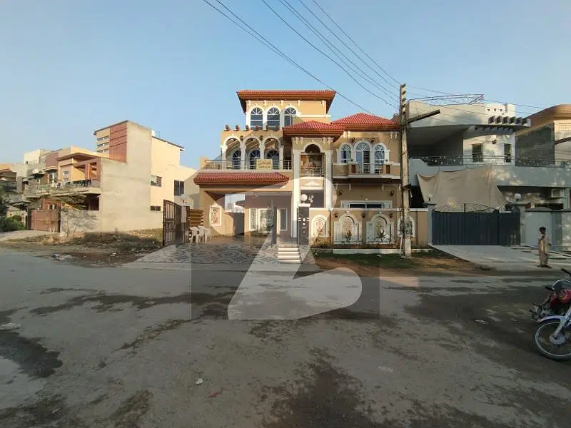 12 MARLA BRAND NEW SPANISH HOUSE FOR SALE IN PGECHS PHASE 2 COLLEGE ROAD