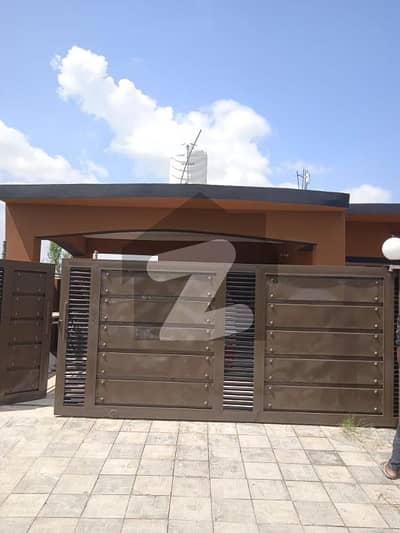 11 Marla Single Storey House Available With All Facilities