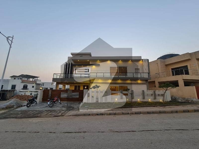 بحریہ ٹاؤن فیز 8 بحریہ ٹاؤن راولپنڈی,راولپنڈی میں 5 کمروں کا 13 مرلہ مکان 1.35 لاکھ میں کرایہ پر دستیاب ہے۔