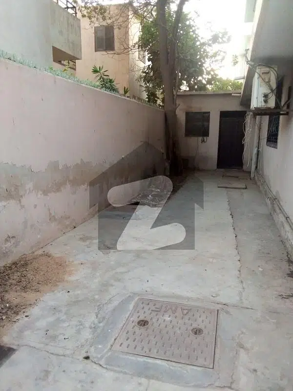 Looking For A House In Gulshan-E-Iqbal - Block 4 Karachi