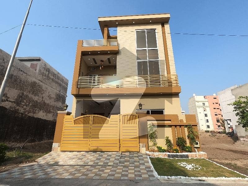 پارک ویو سٹی - ٹیولپ بلاک پارک ویو سٹی,لاہور میں 4 کمروں کا 5 مرلہ مکان 2.45 کروڑ میں برائے فروخت۔