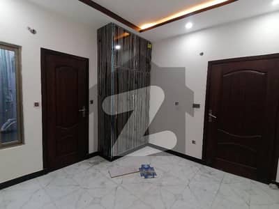 اچھرہ لاہور میں 2 کمروں کا 3 مرلہ فلیٹ 47.0 لاکھ میں برائے فروخت۔