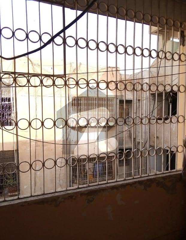 گلشنِ اقبال ٹاؤن کراچی میں 2 کمروں کا 4 مرلہ فلیٹ 50.0 لاکھ میں برائے فروخت۔
