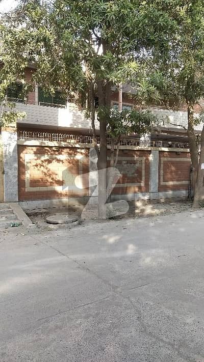 علی ٹاؤن لاہور میں 6 کمروں کا 1 کنال مکان 2.65 لاکھ میں کرایہ پر دستیاب ہے۔