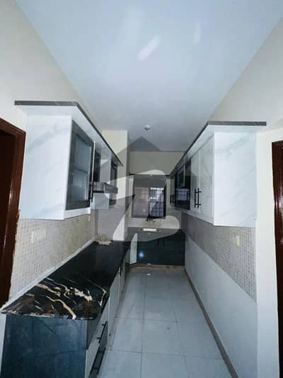 3 Bed Dd On 1350 Sq. Ft, Leased Flat Available For Sale In "Habib Crown" Located At Gulistan. E. Jauhar, Block-14, Near To Main Munawar Chowrangi.