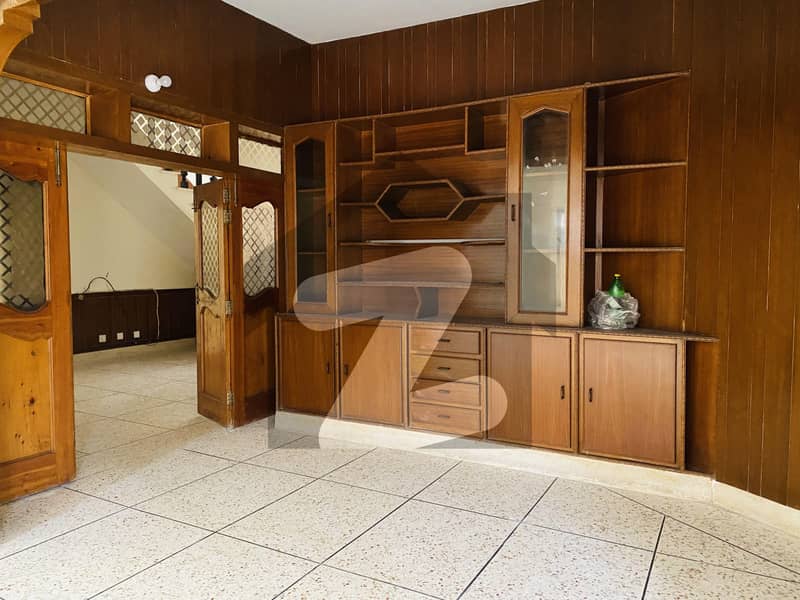 Triple Storey Corner House For Sale In G10/4. G10/4, G10, Islamabad ID48246455