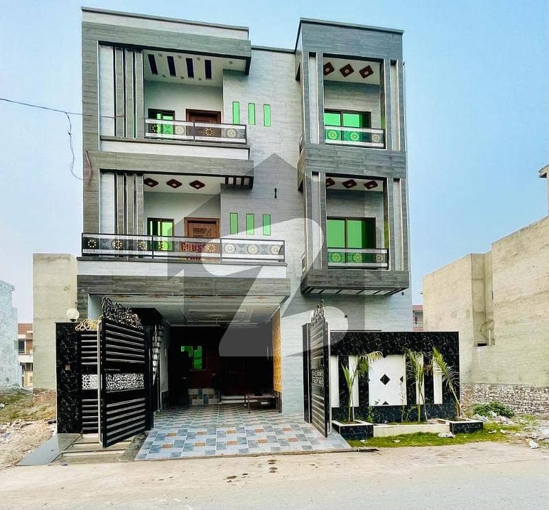 الرحمان گارڈن فیز 2 الرحمان گارڈن,لاہور میں 5 کمروں کا 8 مرلہ مکان 2.7 کروڑ میں برائے فروخت۔