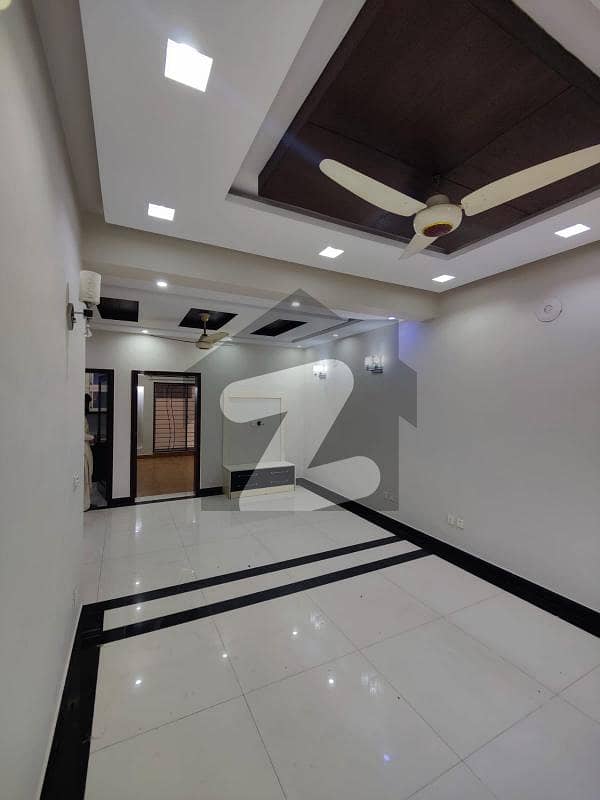 5 Marla Beautifull Luxury Living House In DHA Phase 1 For Rent