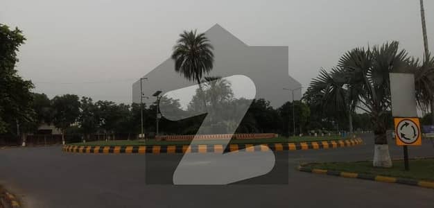 ازمیر ٹاؤن ۔ بلاک کے ازمیر ٹاؤن,لاہور میں 5 کمروں کا 1 کنال مکان 6.0 کروڑ میں برائے فروخت۔