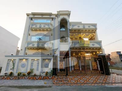 الرحمان گارڈن فیز 2 الرحمان گارڈن,لاہور میں 8 کمروں کا 10 مرلہ مکان 3.5 کروڑ میں برائے فروخت۔