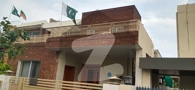 ڈی ایچ اے فیز 2 ڈیفنس (ڈی ایچ اے),لاہور میں 3 کمروں کا 10 مرلہ مکان 4.0 کروڑ میں برائے فروخت۔
